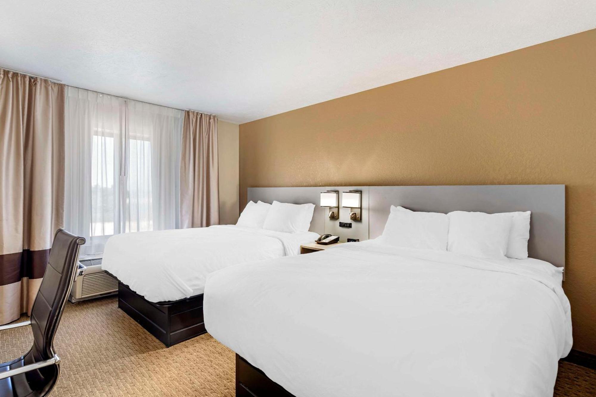 คอมฟอร์ต สวีท Hotel เมอร์ริลวิลล์ ภายนอก รูปภาพ