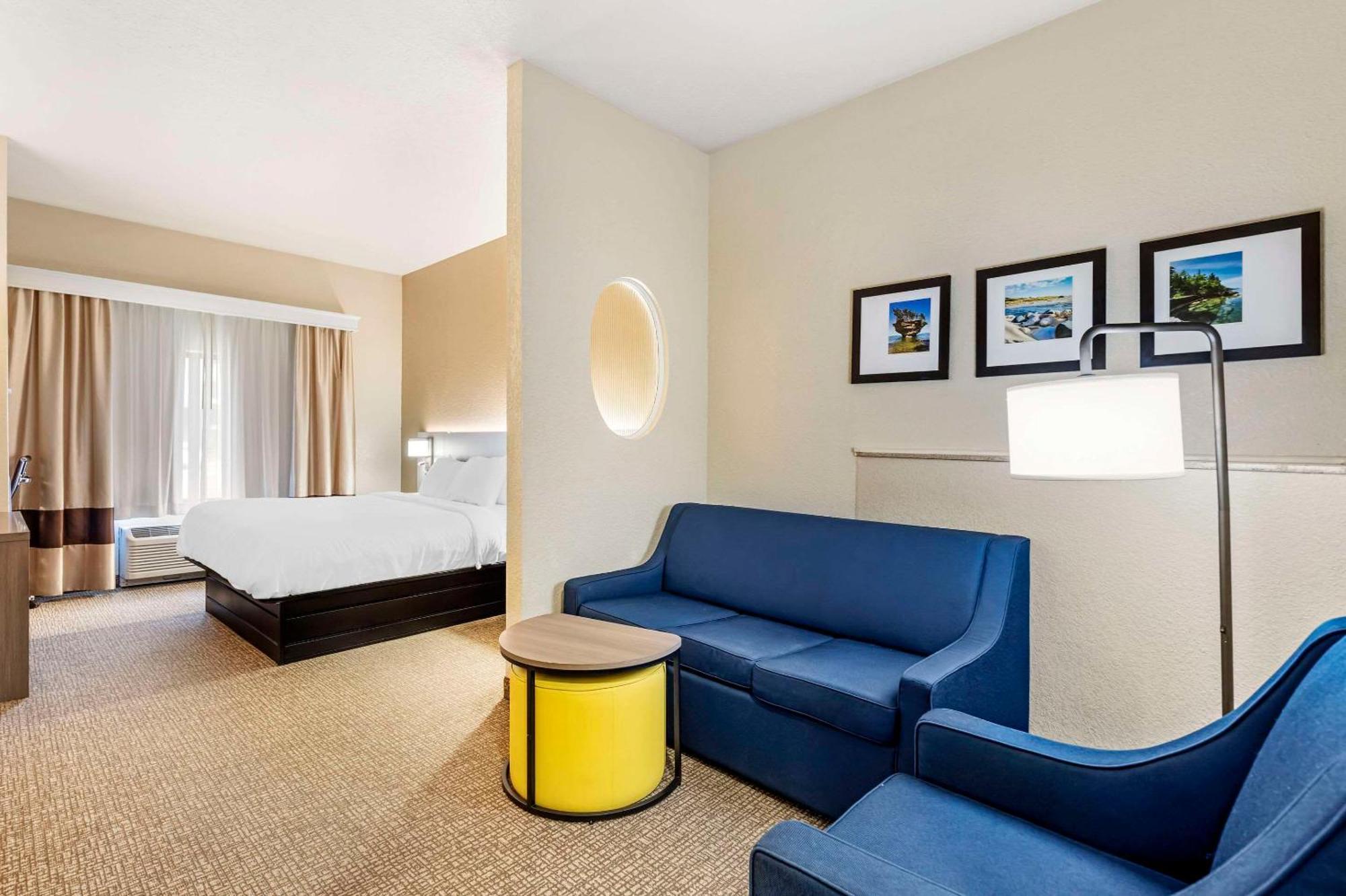 คอมฟอร์ต สวีท Hotel เมอร์ริลวิลล์ ภายนอก รูปภาพ
